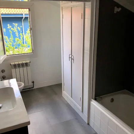 La Palmera Y El Mar Naveces