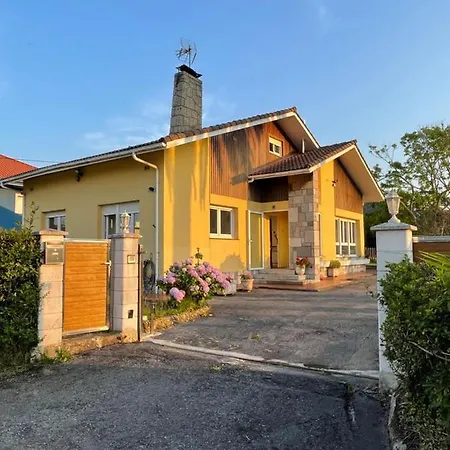 La Palmera Y El Mar Naveces