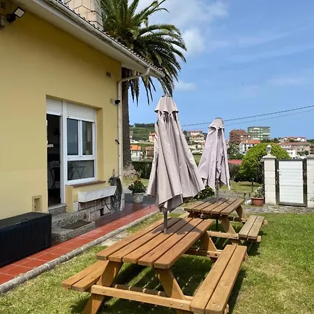 La Palmera Y El Mar Naveces